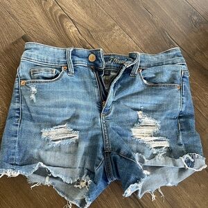 Distressed demin shorts